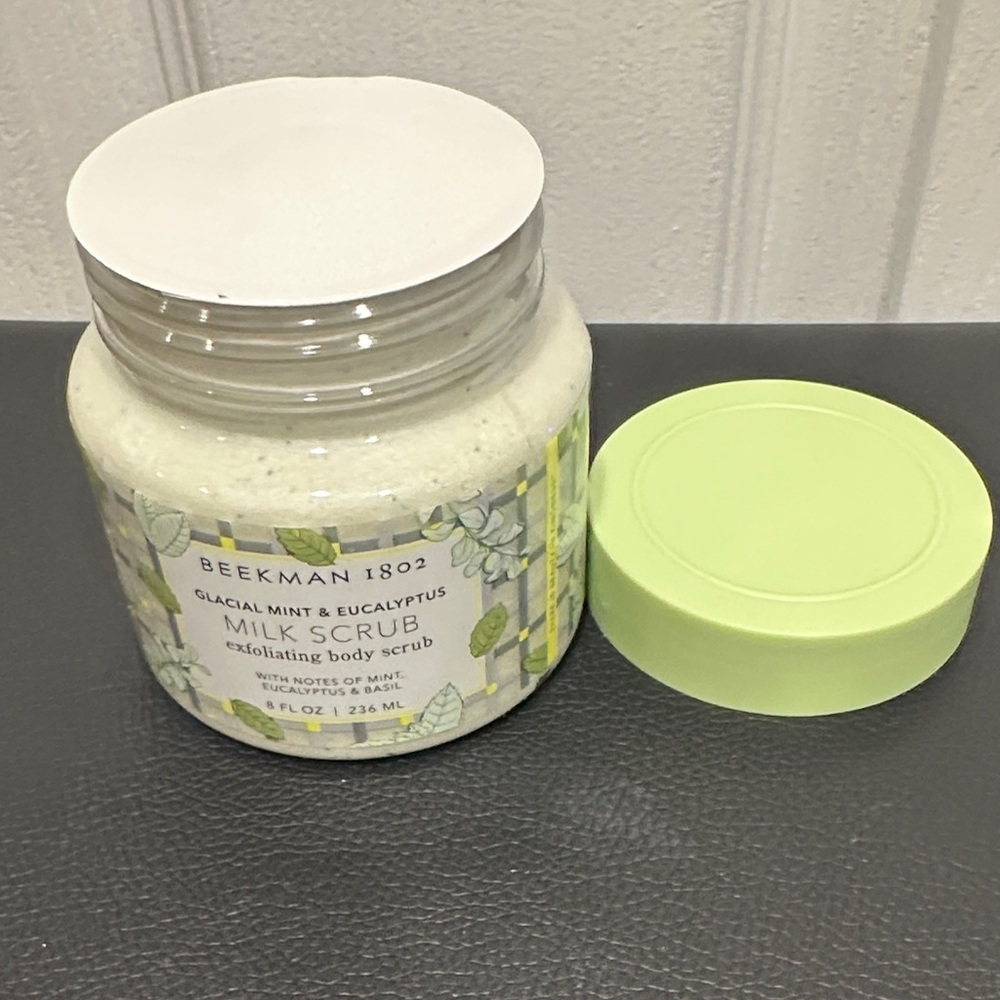 Beekman 1802 Glacial Mint & Eucalyptus Milk Scrub - Picture 2 of 2
